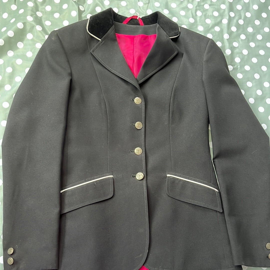 Caldene Ladies Show Jacket Size 34”