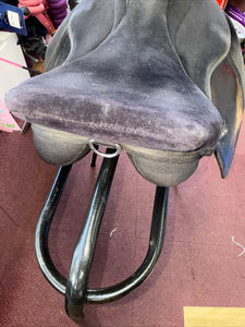 Maxam 17” Wide Saddle D