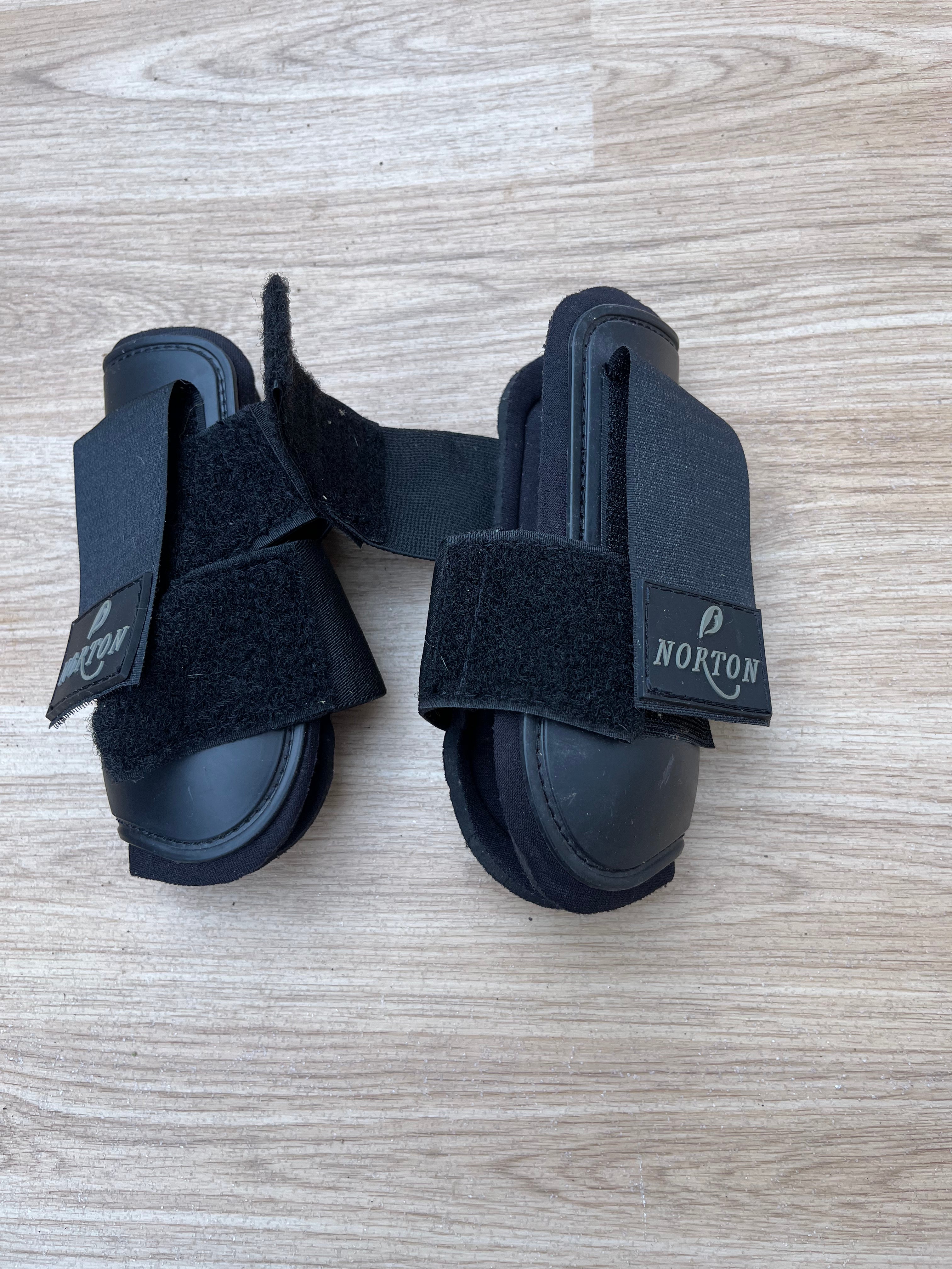 Norton Small Tendon Boots