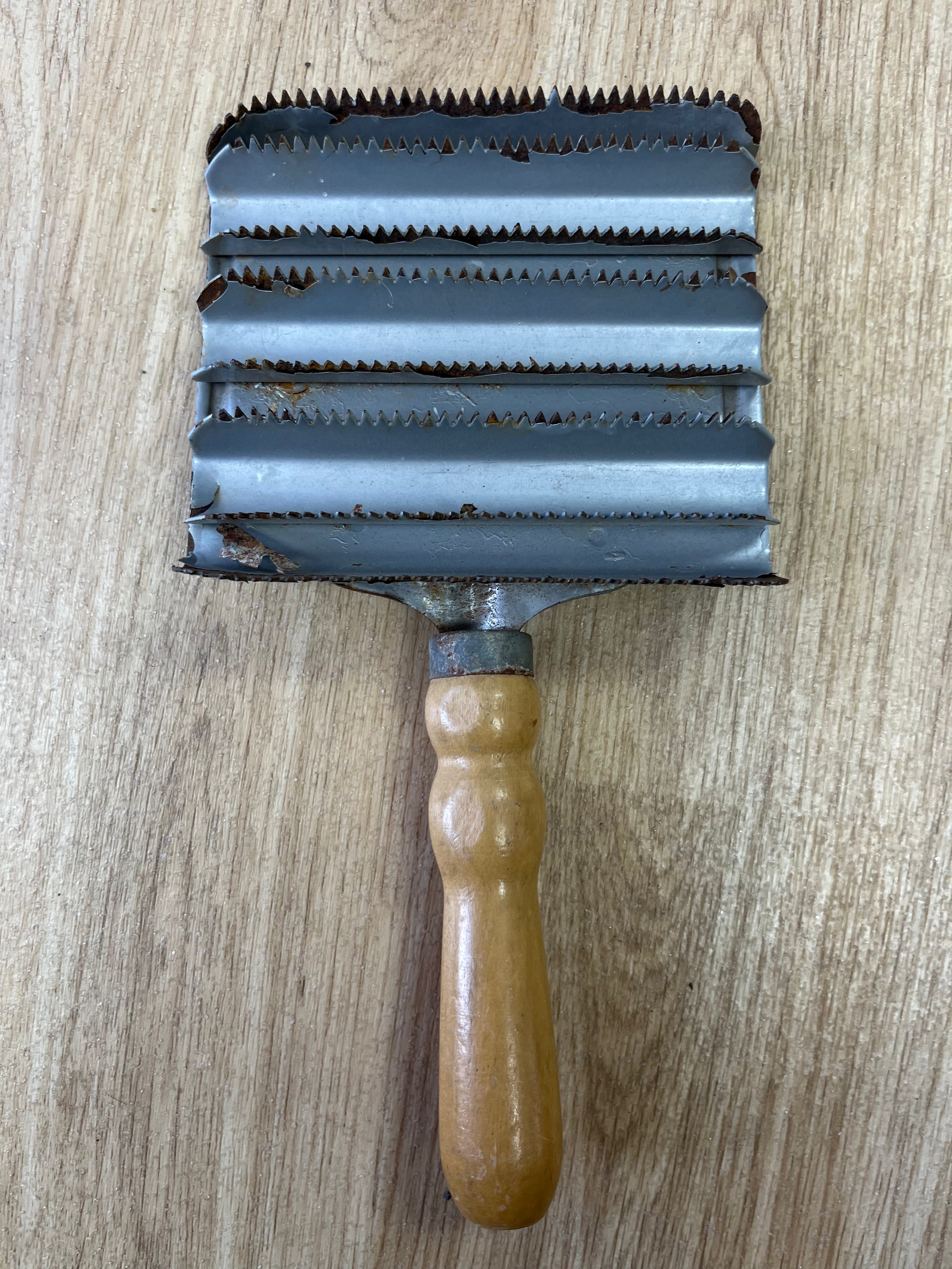 Metal Curry Comb