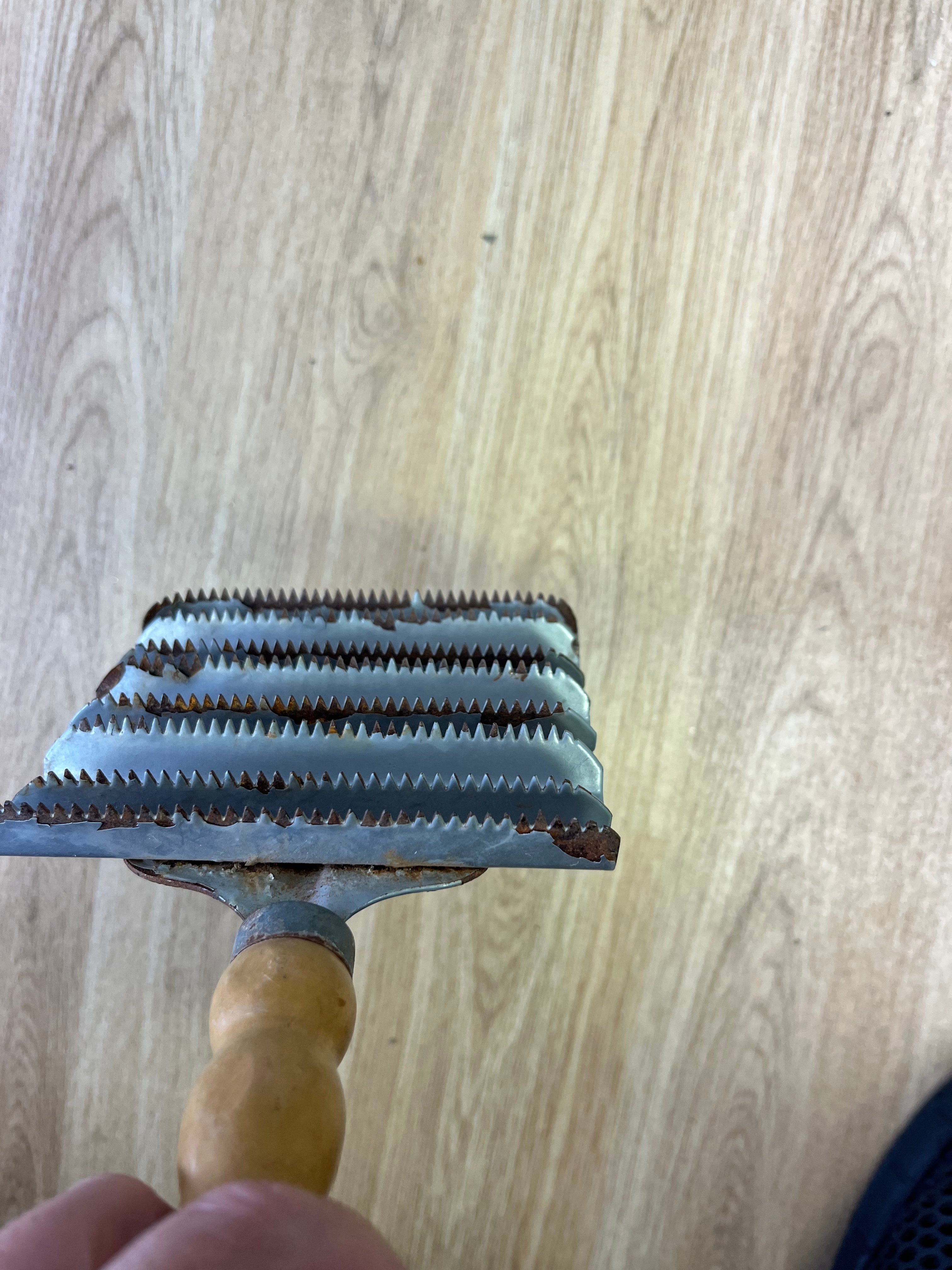 Metal Curry Comb