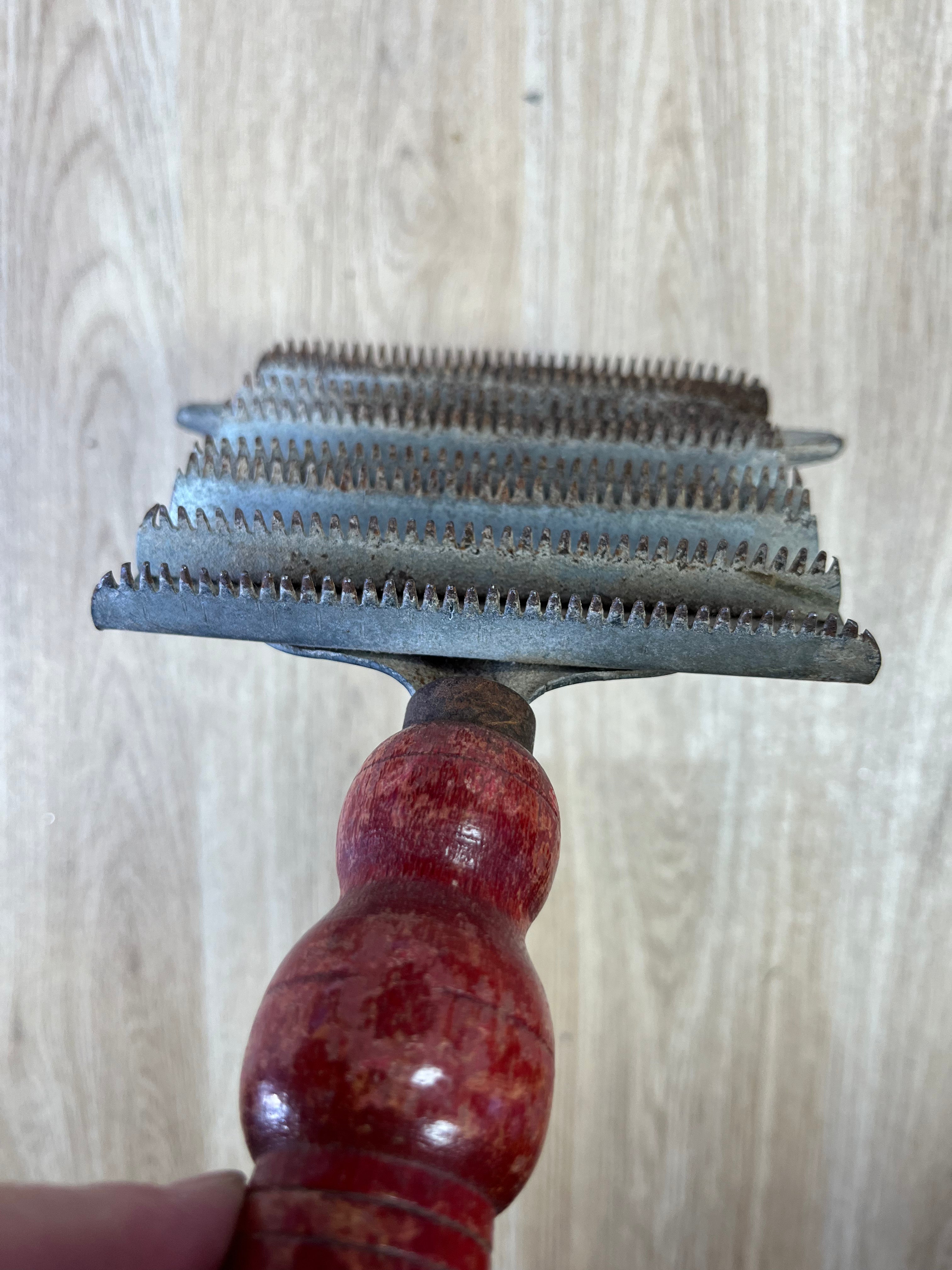 Metal Curry Comb