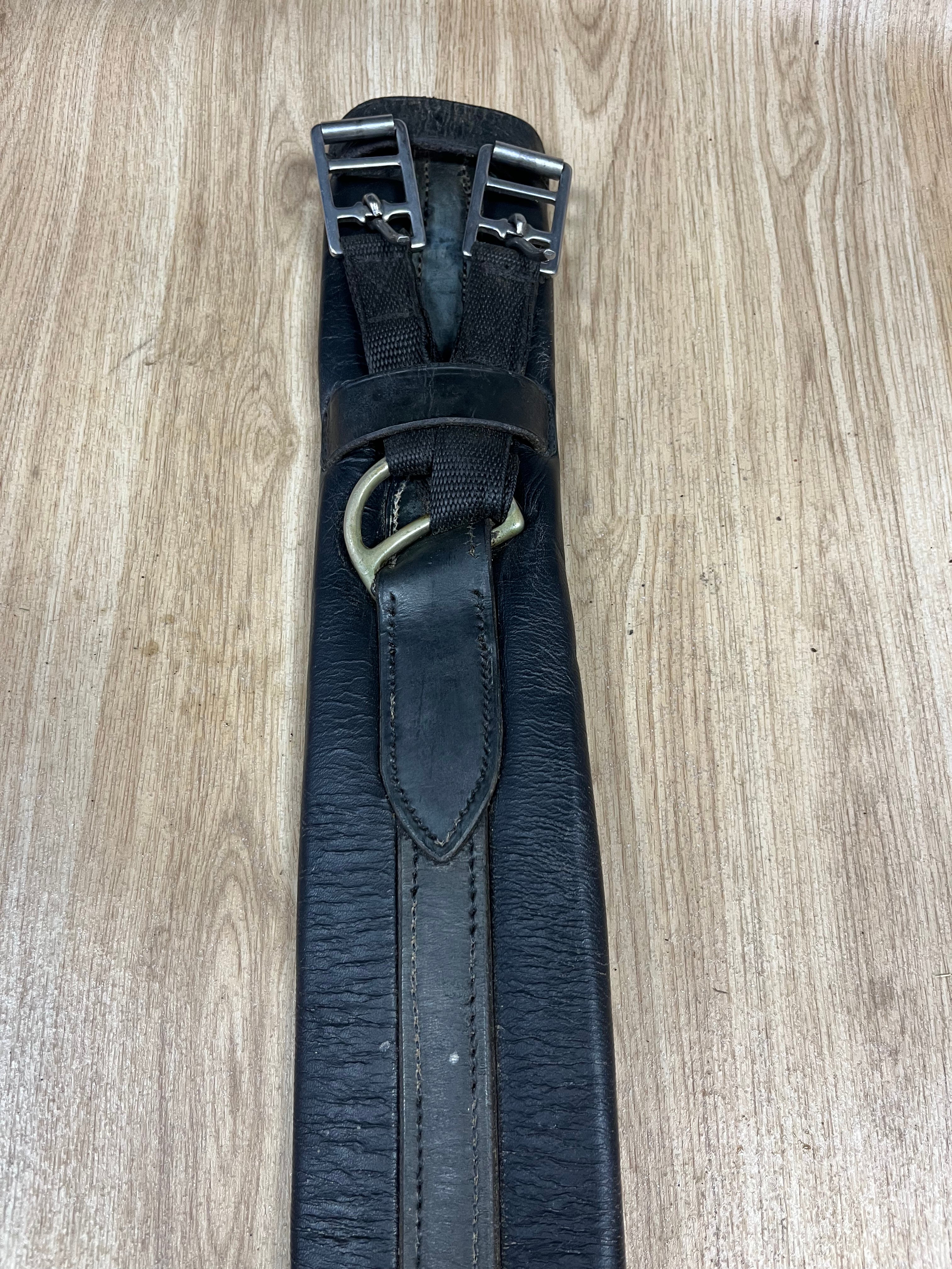 Black Leather Humaine Padded Girth 30”