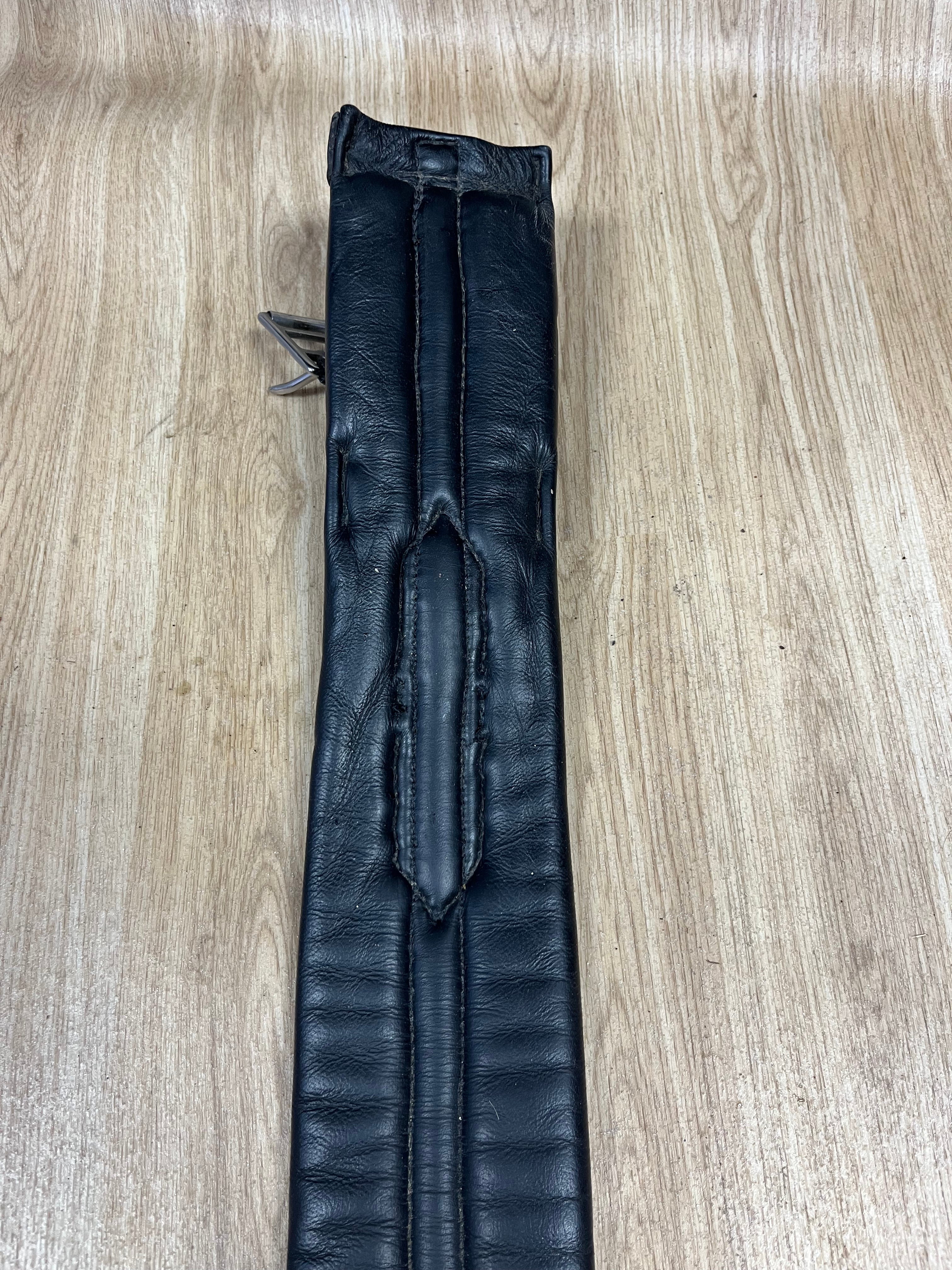 Black Leather Humaine Padded Girth 30”