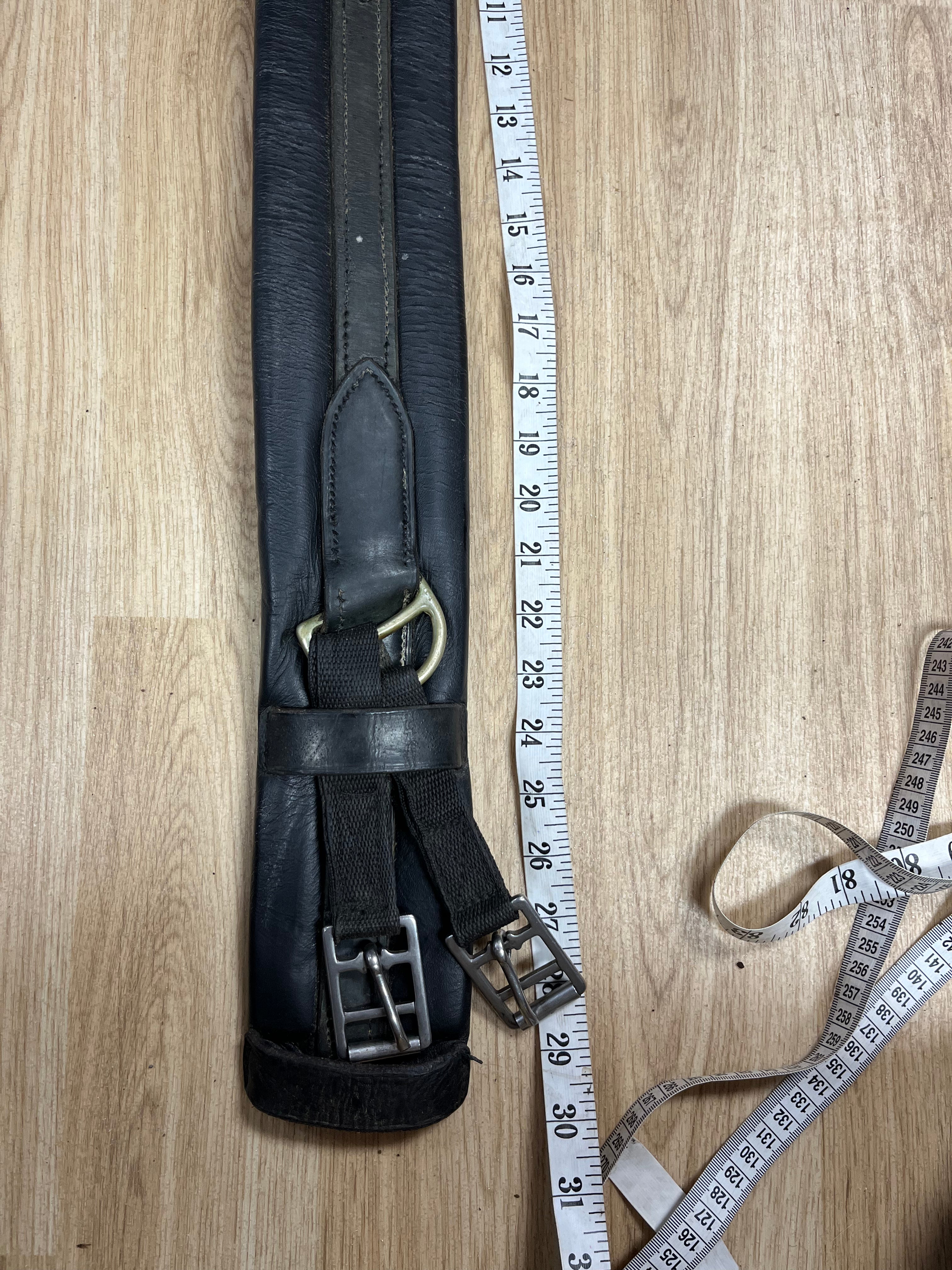 Black Leather Humaine Padded Girth 30”