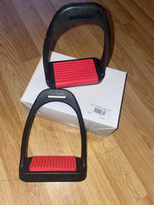 NEW Korsteel Red Tread 4.5” Stirrups - Free Delivery 📦